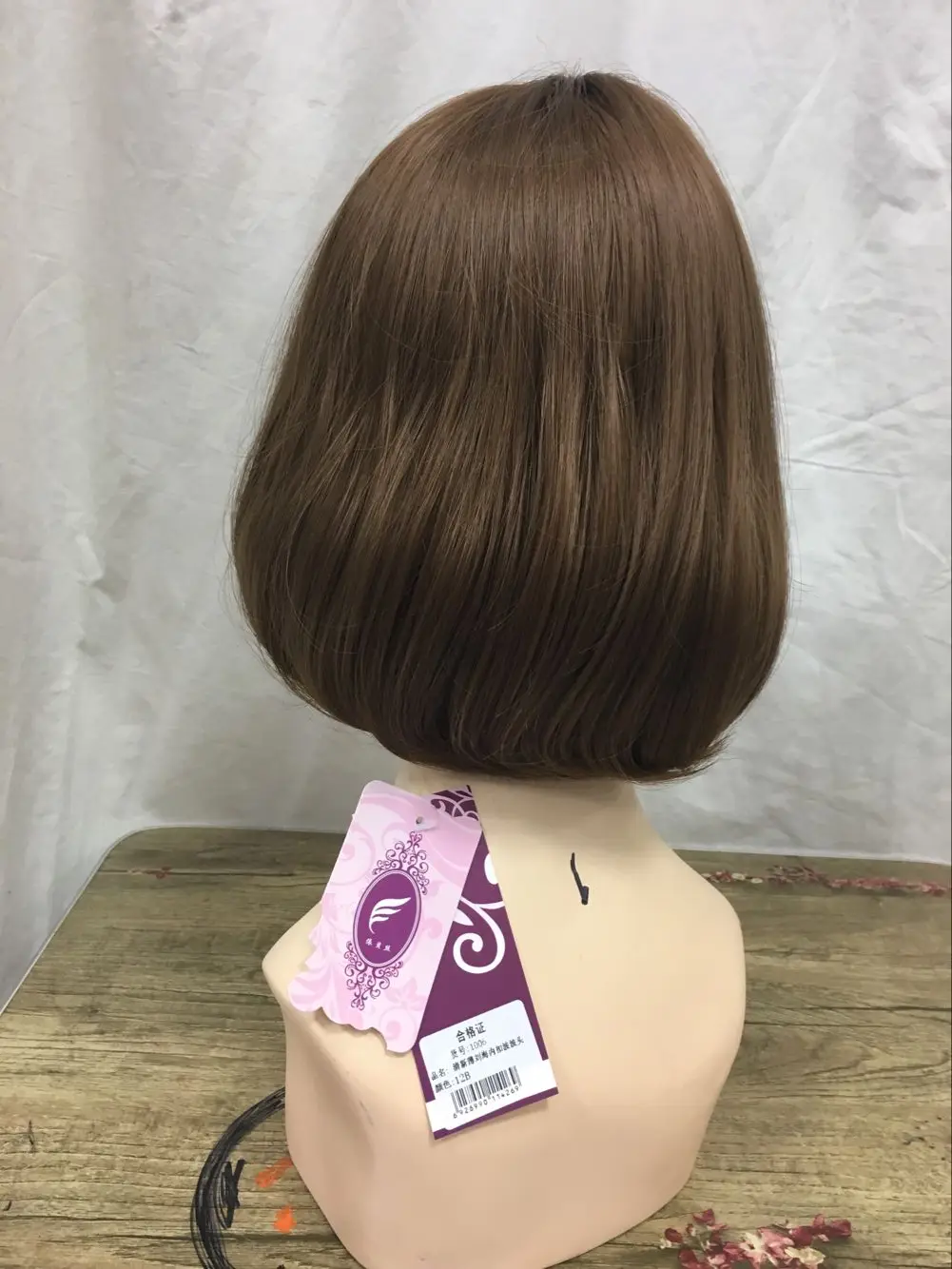 애쉬 브라운 레이어드 밥 가발 ? 프렌치 앞머리, 스타일링 필요 없음, 통기성 있는 레이스 프론트, 데일리 착용을 위한 자연스러운 헤어라인