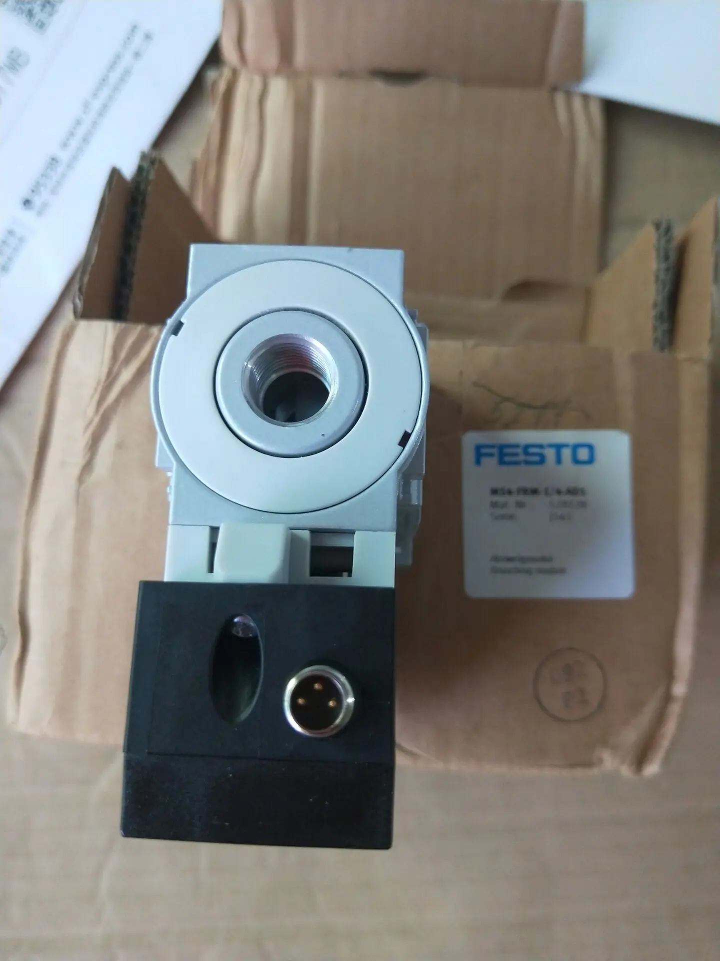 SDE1-D10-G2-MS-L-P1-M8 688542 578128