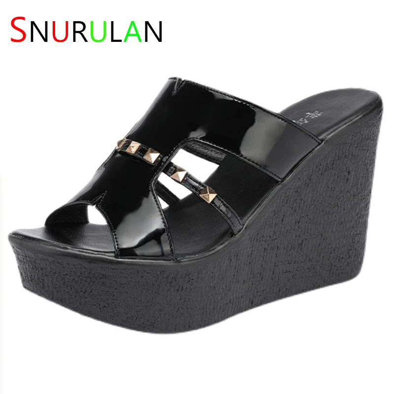 

Small Size 32-43 Quality Bright Cow Leather Shoes Women's Platform Wedges Slippers 2023 Summer Rivet High Heels Slides Office