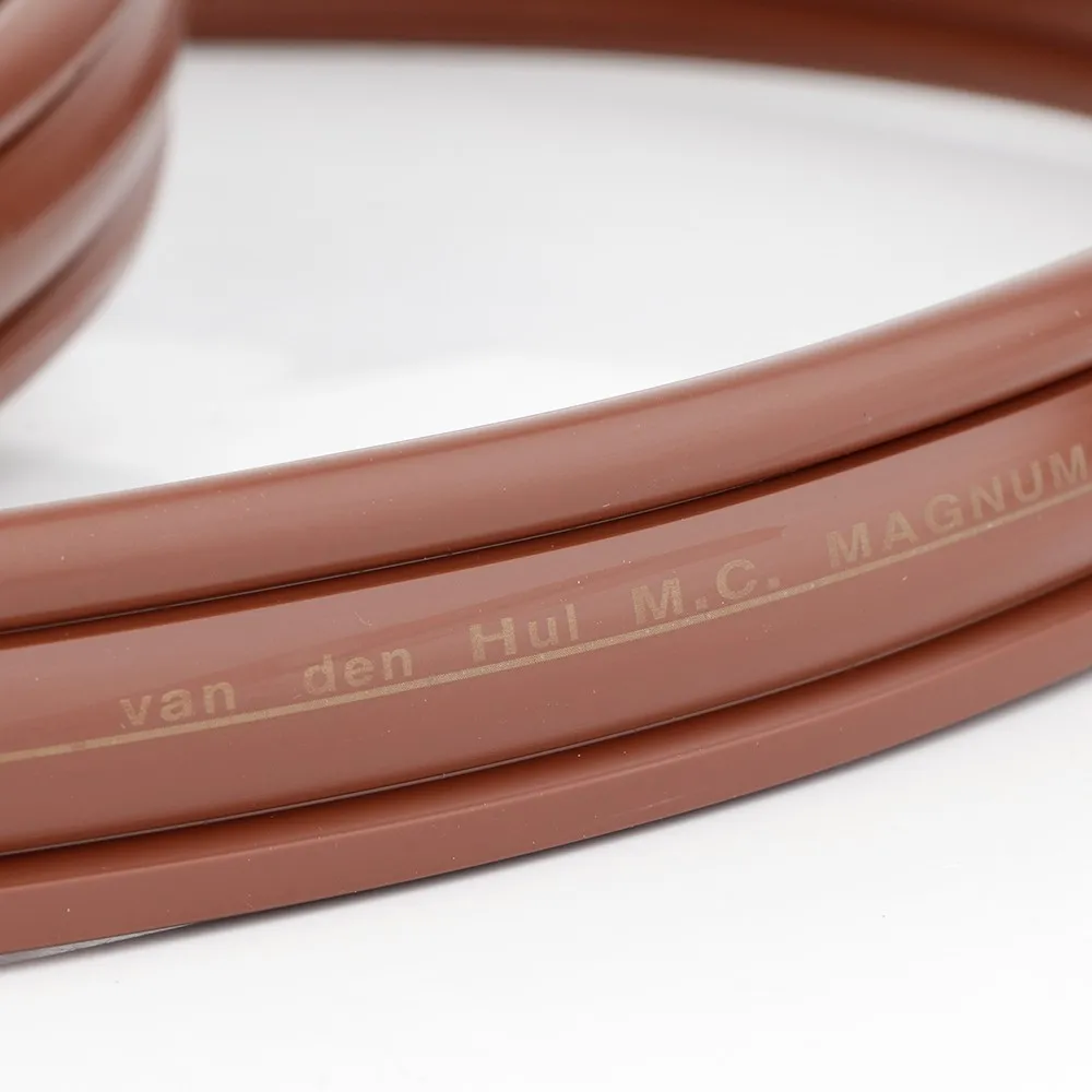 L311 Van Den Hul M.C マグナム ハイブリッド OCC 銅銀メッキ