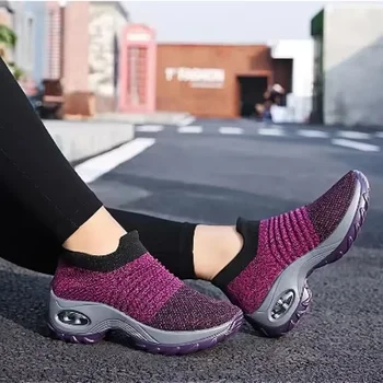 أحذية للنساء موضة الصيف سهلة الارتداء شبكة مسامية مريحة سميكة سوليد الأحذية تصحيح أحذية المشي في الهواء الطلق متعددة الاستخدامات