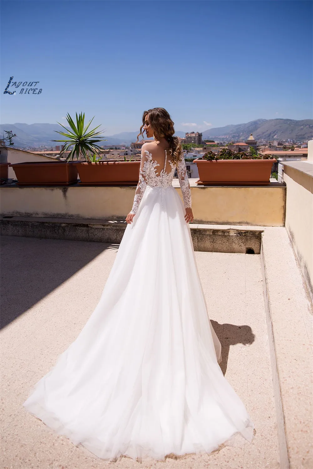 Bohemian Long Sleeve Wedding Dresses A Line Illusion Lace Appliques Scoop Bride Bridal Gowns Tulle Vestido De Noiva 2