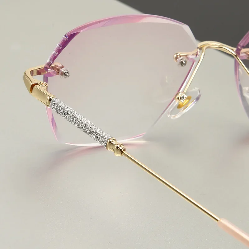 Acquista Occhiali da sole vintage con strass Occhiali da sole senza montatura alla moda Occhiali da sole sfumati con lenti da taglio retrò Uv400 Tonalità femminili in Italia a partire da 5.99