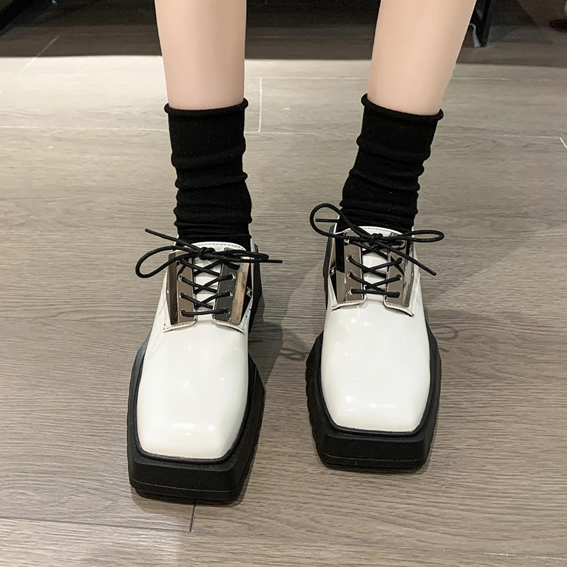 

Женские туфли 2023, женские туфли мэри джейн на высоком каблуке, модные повседневные однотонные туфли на платформе с квадратным носком и металлическим украшением для женщин