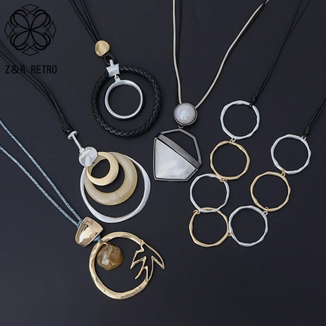 New in Vintage Round Circles Long Chains Around the Neck