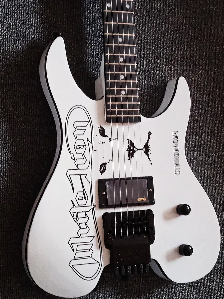 ギター UMA Moon ST-MA238 - Candy Apple Red | Blue Guitars Online Store