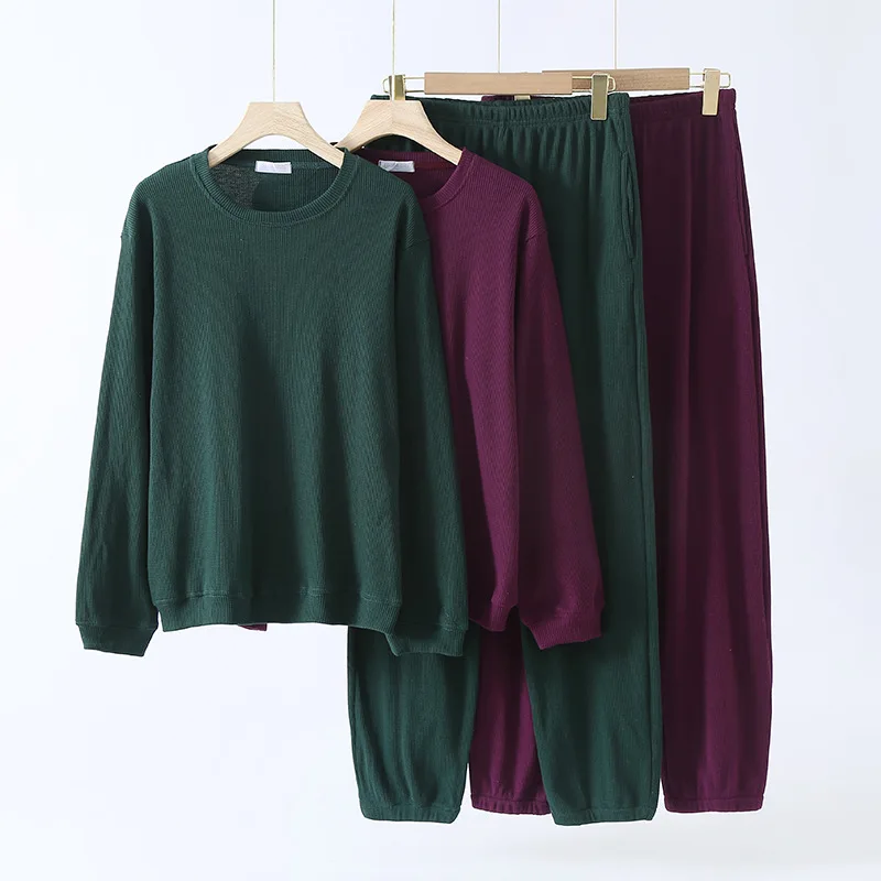 

Женский мягкий и удобный пижамный комплект с длинными рукавами и круглым вырезом