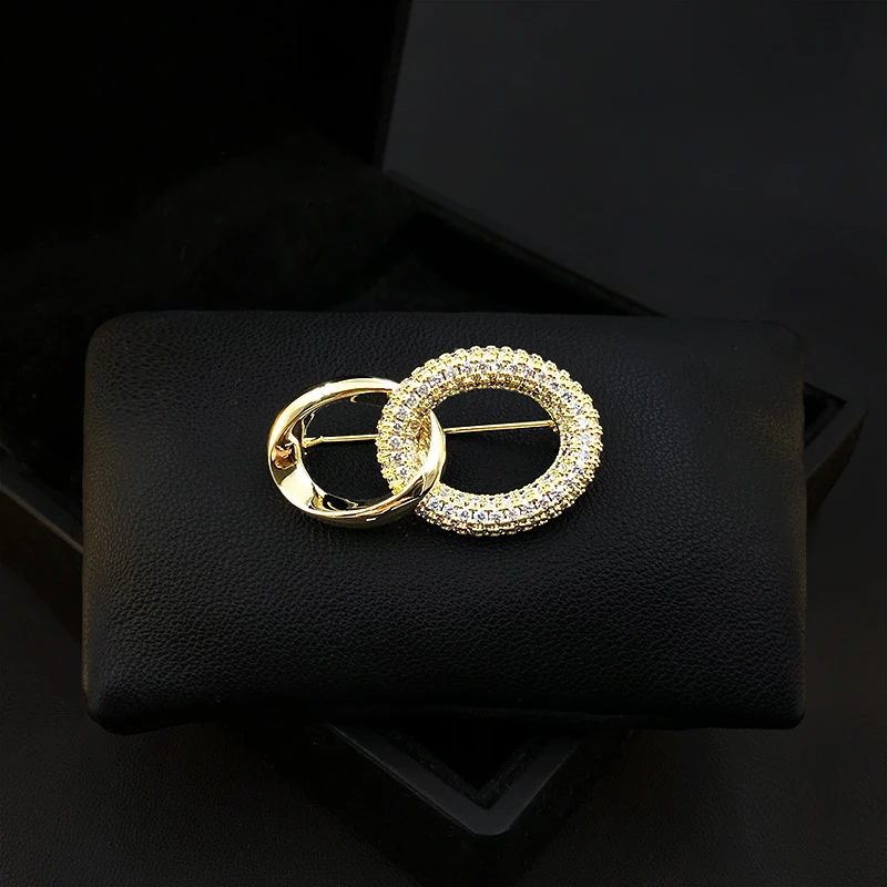 Eternal Love Double Ring Brooch Women's Luxury Cardigan Pins Fixed Clothes Anti-Exposure Accessories Neckline Jewelry Gifts 3869