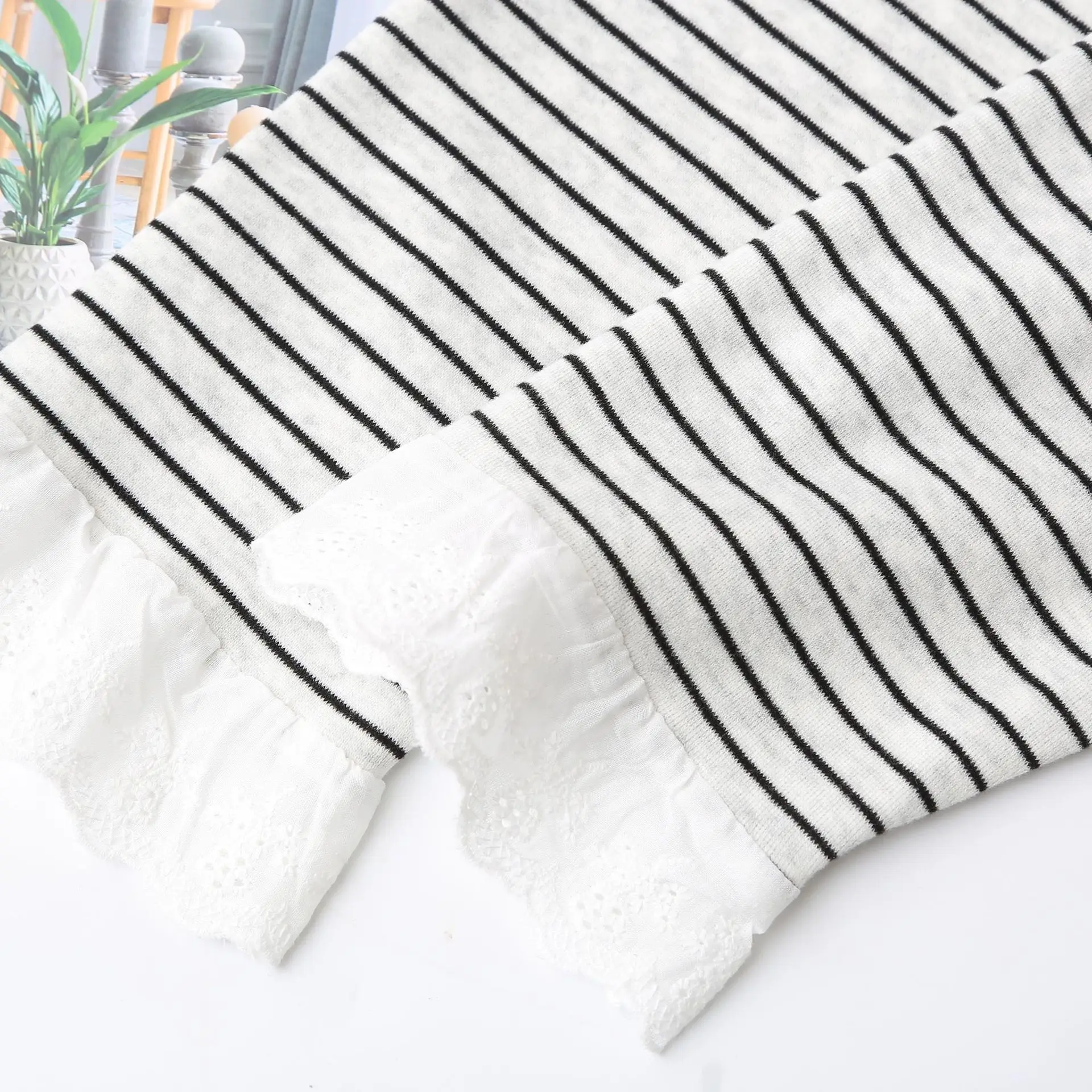 Autumn New Style Fresh And Simple Lace Hem Striped Long Sleeved O-Neck Tops Plus Size Women's T-Shirt 2565