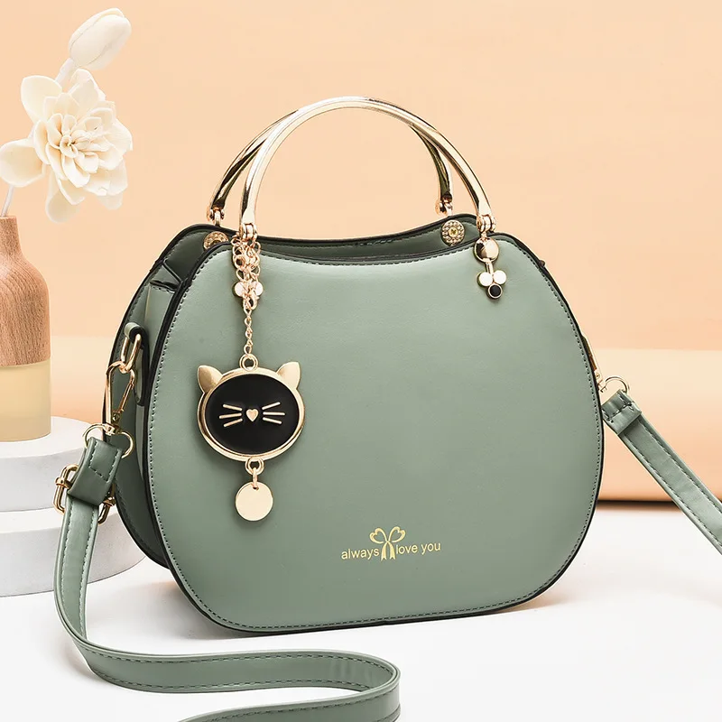 Fashion Girl Crossbody Bag Cute Cat Pendant Shell Bag Shoulder Women's Fashion Metal Top Handle Handbag