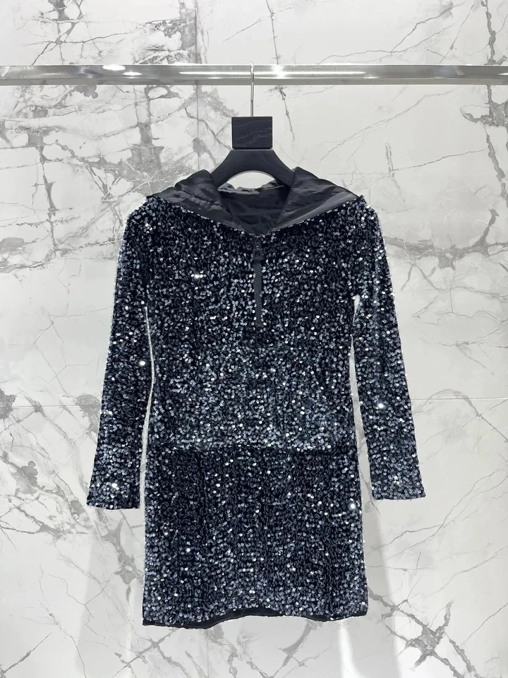 

2024 new women's fashion long-sleeved hooded velvet three-dimensional bead shiny bead dress