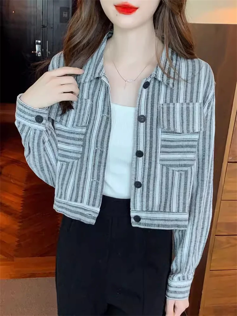 Xiao Xiangfeng Short Coat Top Spring and Autumn 2024 New Striped Women's Long Sleeved High end Elegance Elegance Small stature