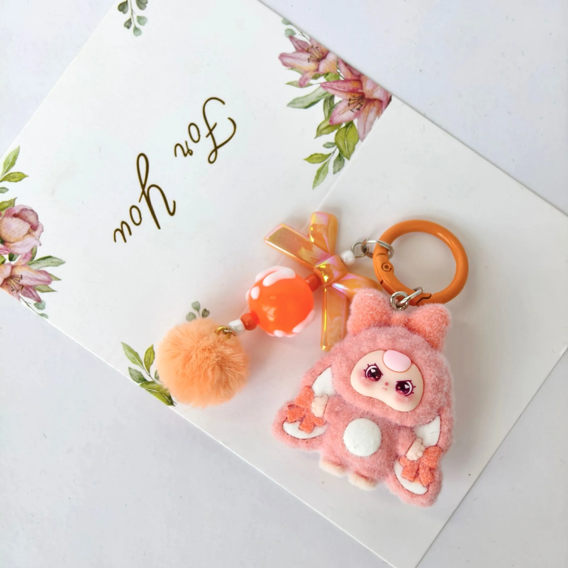 10 piezas Surtido de llaveros de muñecas de dibujos animados flocadas, lindas, de tres piezas, accesorio de joyería DIY,