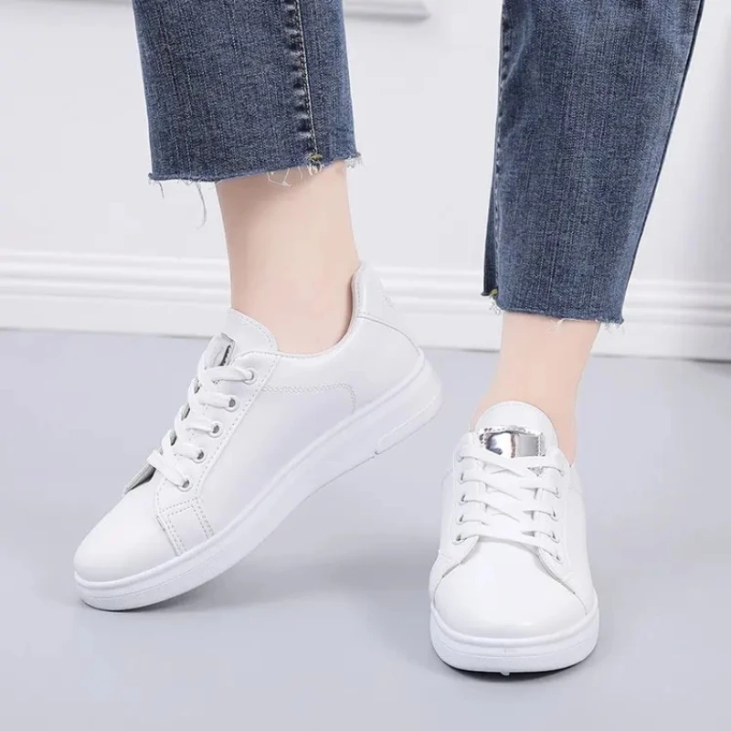 Shoes Women Running Spring Autumn Fashion White Breathable Embroidered Flower Lace-Up Casual Sneakers