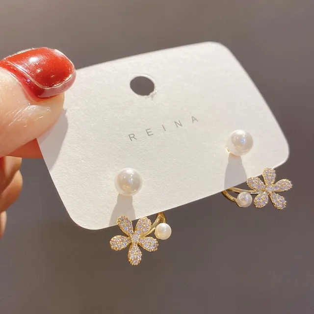 2022 New Korean Light Luxury Imitation Pearl Flower Stud Earrings For Women Fashion Crystal Elegant Jewelry Party Gifts 1