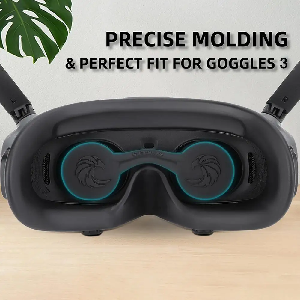 Étui de protection Sunnylife Eagle en silicone souple, fermé avec un mousqueton, vue latérale.