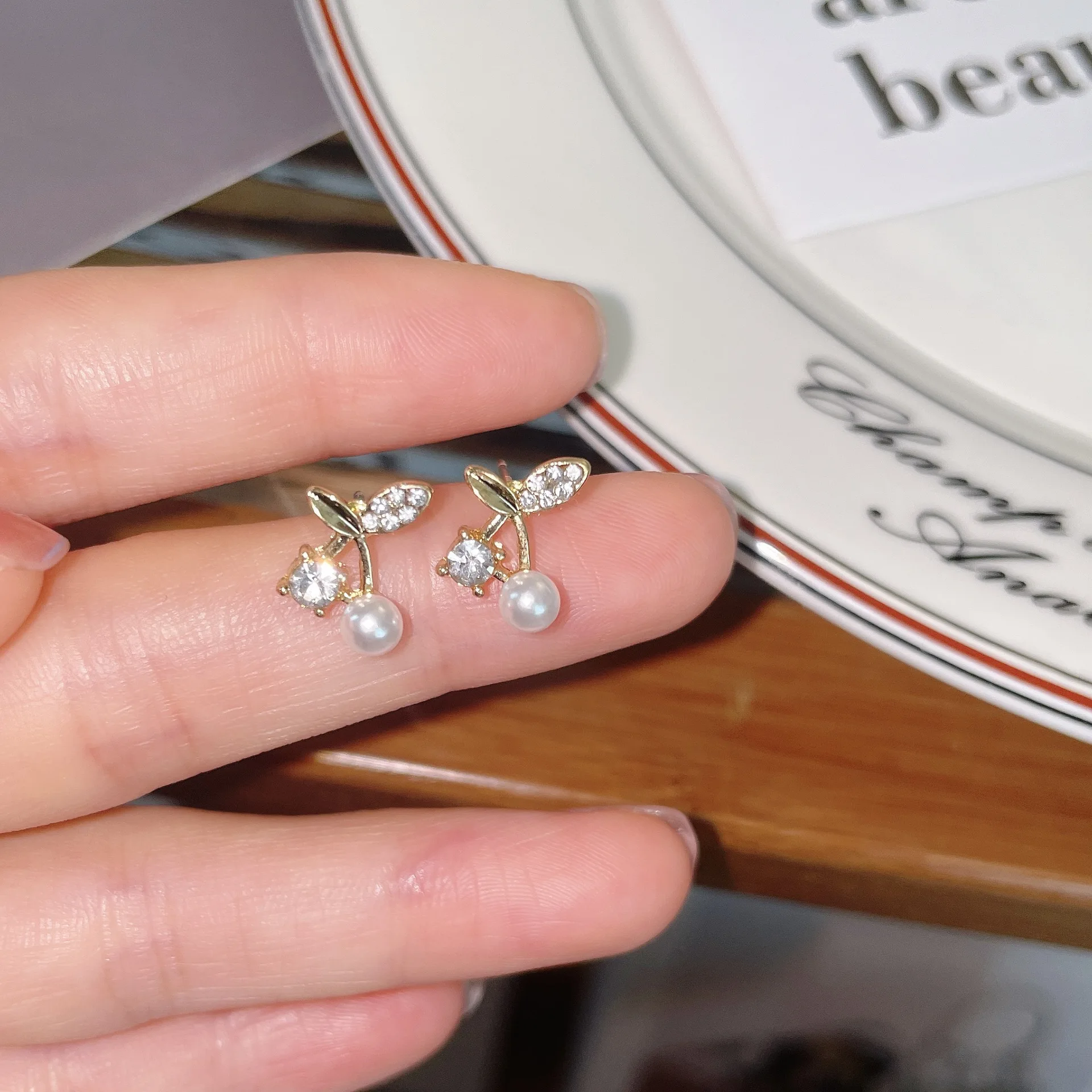 Cherry Earrings No Hole Ear Clips Inlaid Rhinestone Clip Earring Without Piercing Minimalist Earrings Jewelry CEQ269