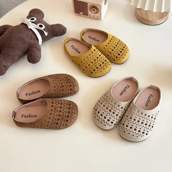 Sandali da ragazza all'aperto Pantofole per bambini alla moda scavate Suola morbida casual 2025 Estate Nuove scarpe da spiaggia per bambini Ins antiscivolo 1