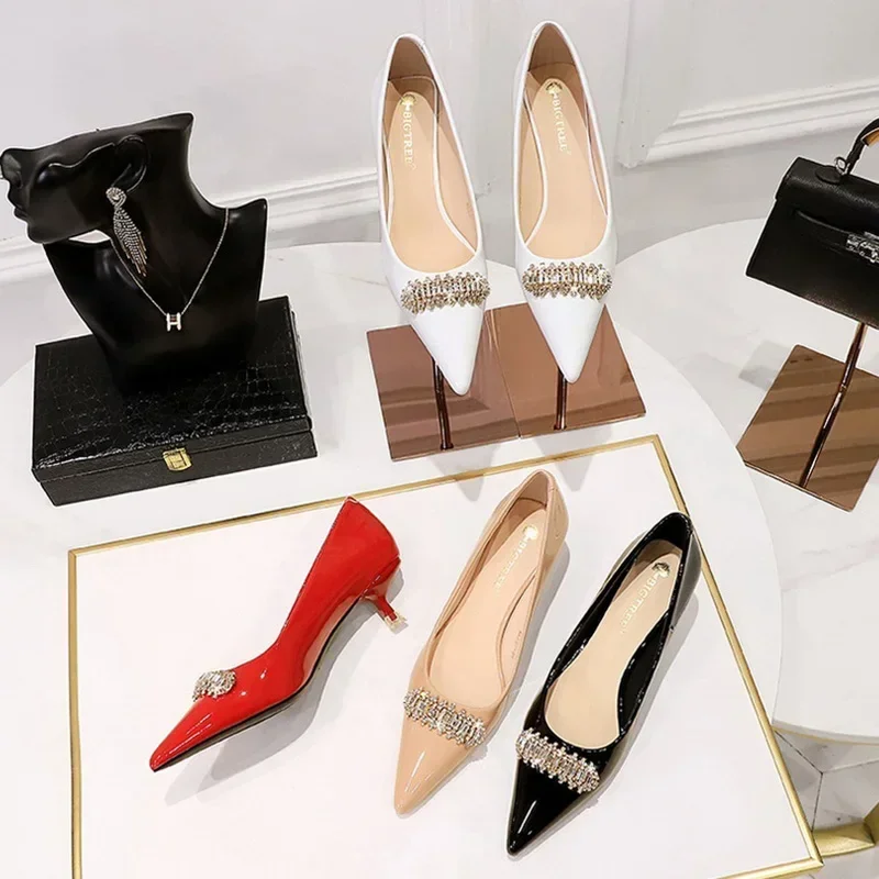 Women 4.5cm Thin Mid Heels Classic Pointed Toe Shoes Patent Leather Crystal Metal Decoration Lightweight Formal Ladies Pumps 2