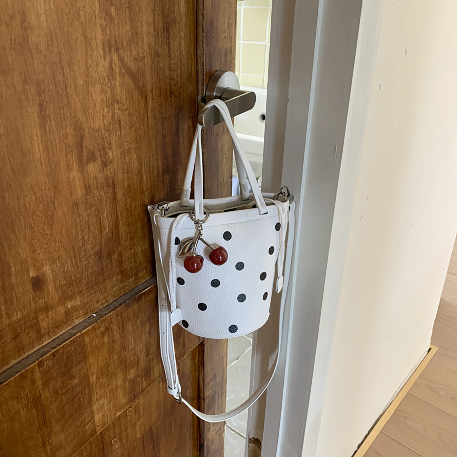 Women PU Leather Polka Dot Buckle Shoulder Bag Bubble Tea Polka Dot Bucket Bag Shoulder Crossbody Bag for Work & Outing