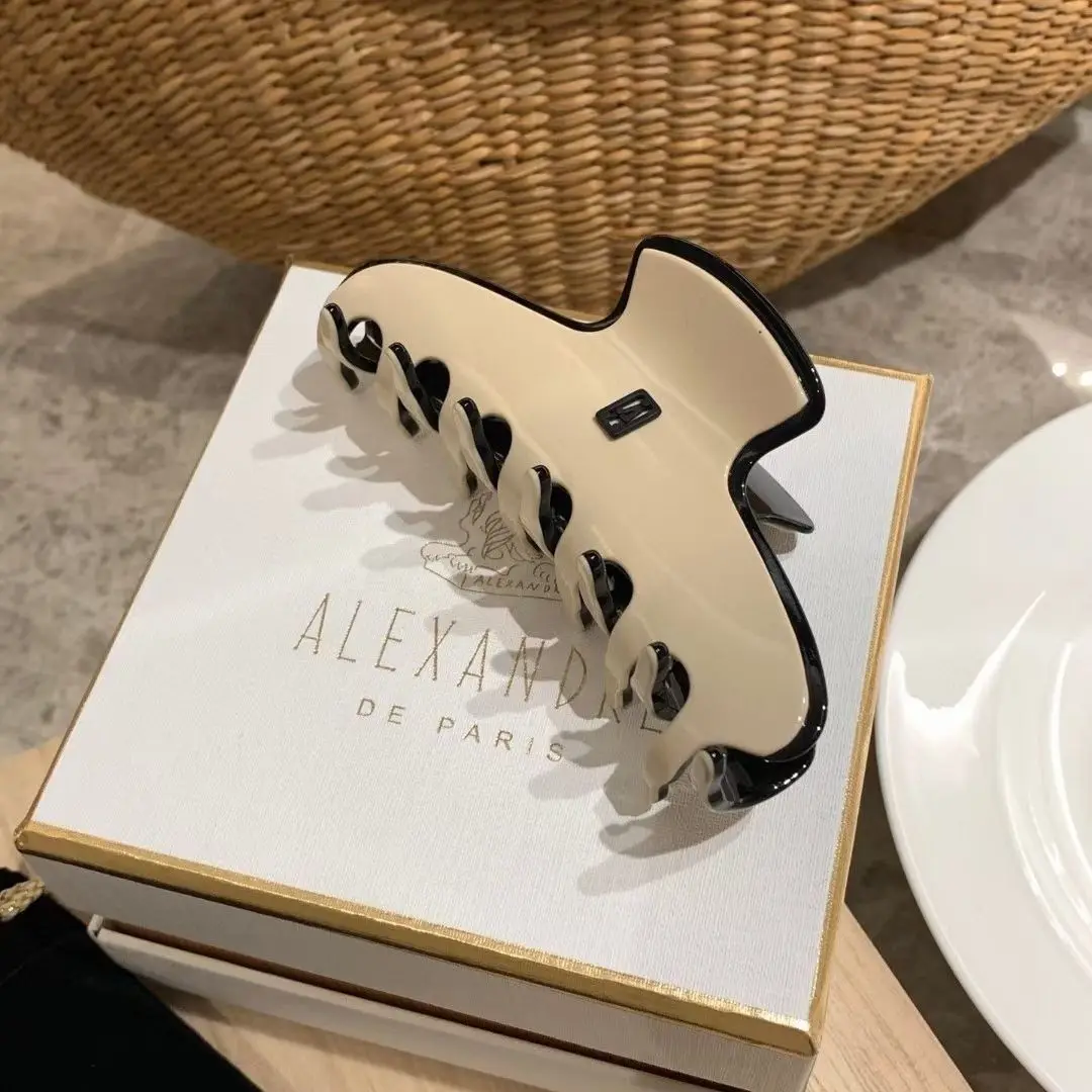 

2024 New Beige Hair Claw High-end Elegant Women's Acrylic Large Shark Clip Fashionable French Women's Hair Accessories decor