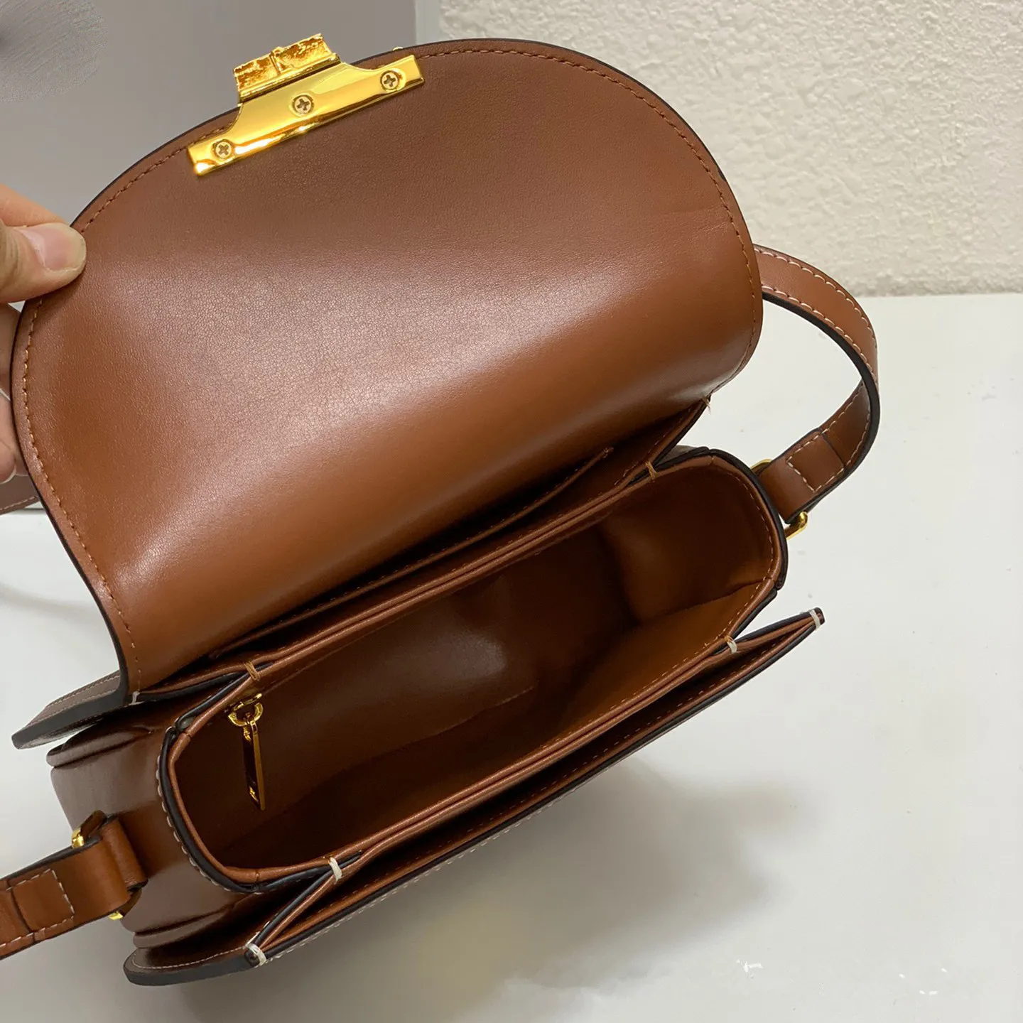 Рисунок 4 - Кожаные сумочки для женщин