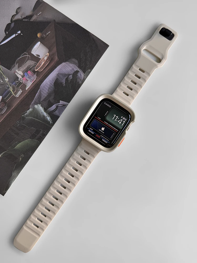 Protective Silicone Case and Strap Set