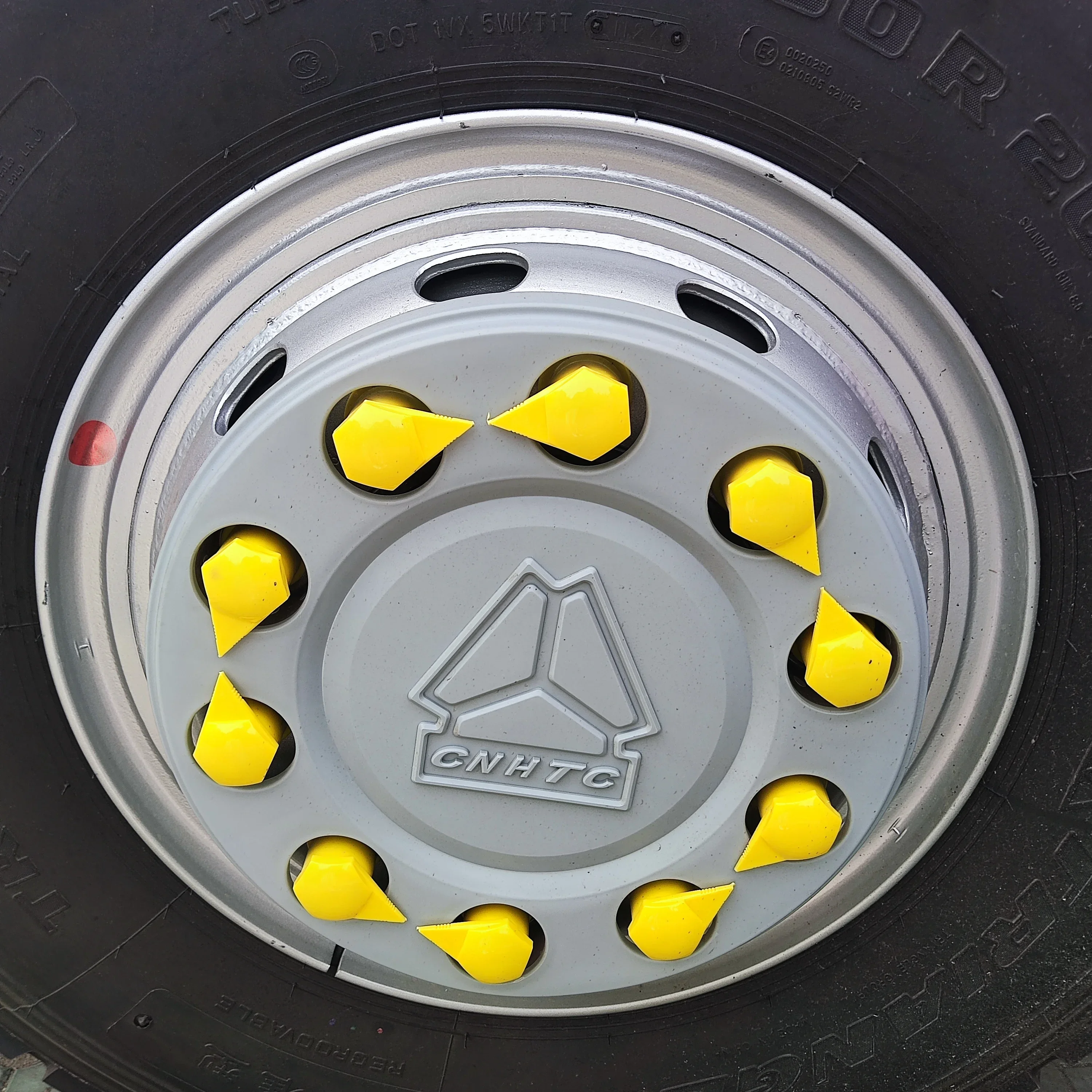 Cheap Good Quality Truck Parts New Tyres 11.00R20 12.00R20 12R22.5 Tires for Truck