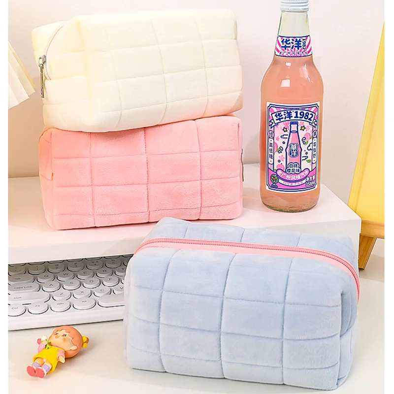 Kawaii 연필 케이스 크리 에이 티브 베개 가방 여자를위한 대용량 짧은 fluff 가방 학교 용품 편지지 상자 화장품 가방