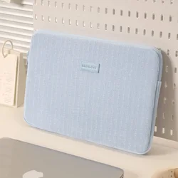 Stylish and Protective Laptop Sleeve - 15.6 inch (Blue)