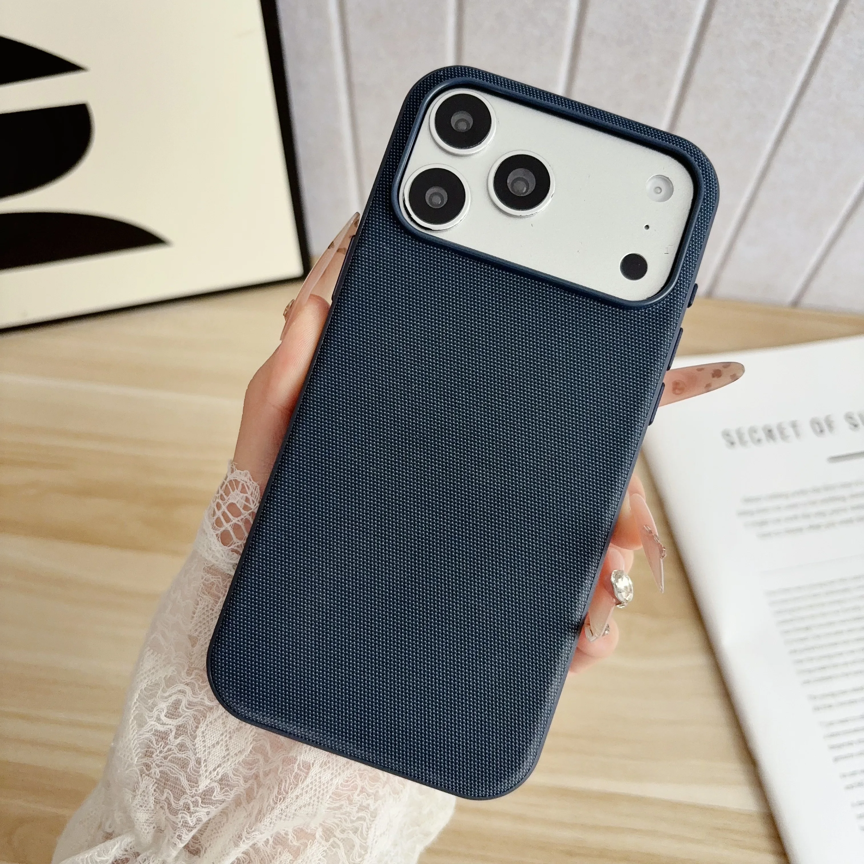 Minimalist Original Technology Woven Magnetic Phone Case