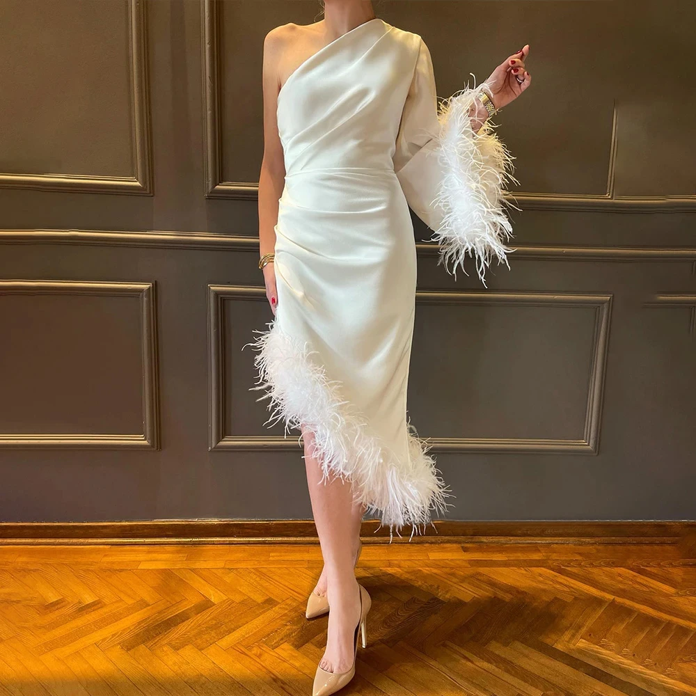 

Glamorous White One Sholder Evening Dresses with Feathers Sexy Mermaid Satin Evening Gown Dubai Arab 2024 Prom Party Gowns