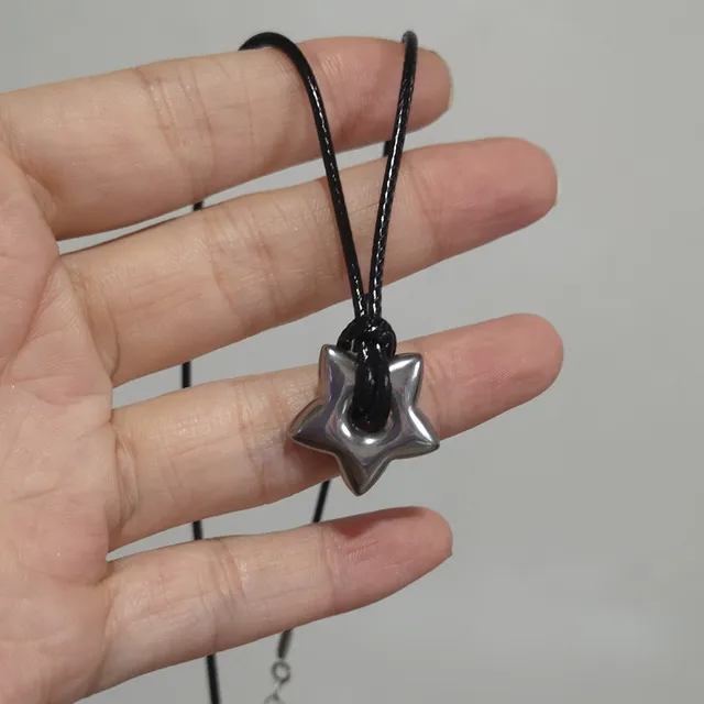 Collier gothique avec pendentif étoile creuse, corde en cuir Vintage, bijoux à la mode pour femmes et hommes, pentagrammes, breloque ras du cou, cadeau 1