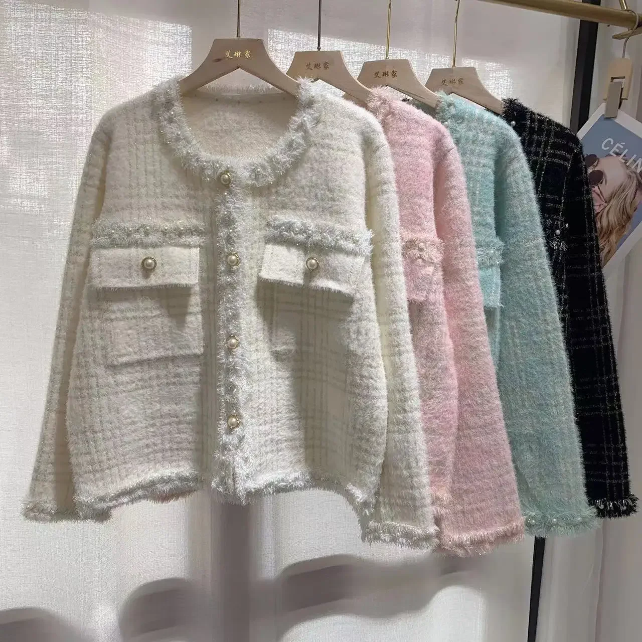 Рисунок 2 - Женский трикотажный свитер с жемчужной