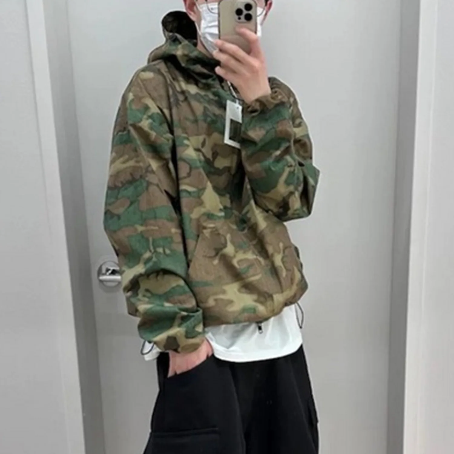Men's and Women's Camouflage Trench Coat with Hood, Zipper and Wide Silhouette, Perfect for Winter