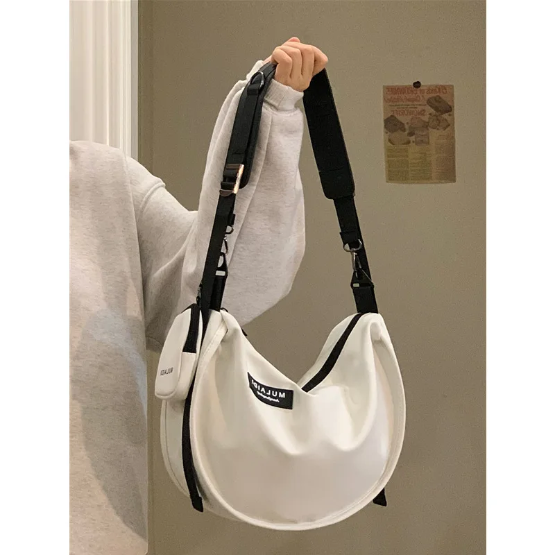Canvas Large Capacity Bag for Women's Leisure and Simple 2024 Spring/Summer New Fashion Commuting Crossbody Bag