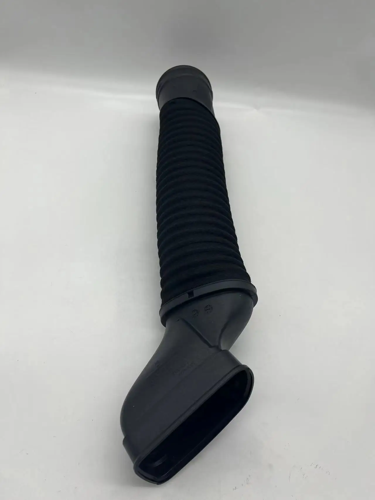 OE; A2730900382 A2730900282 For Left Right Air Intake Hose of Mercedes Benz M273 Engine W221 S450 S500