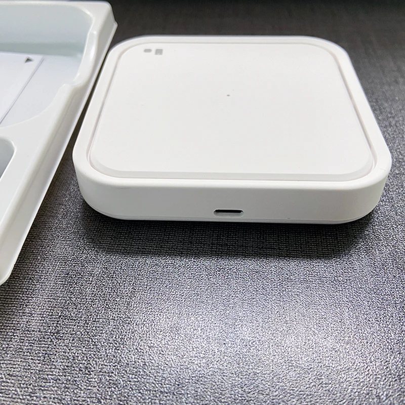 Ultra-Fast 15W Wireless Charging Pad by Samsung