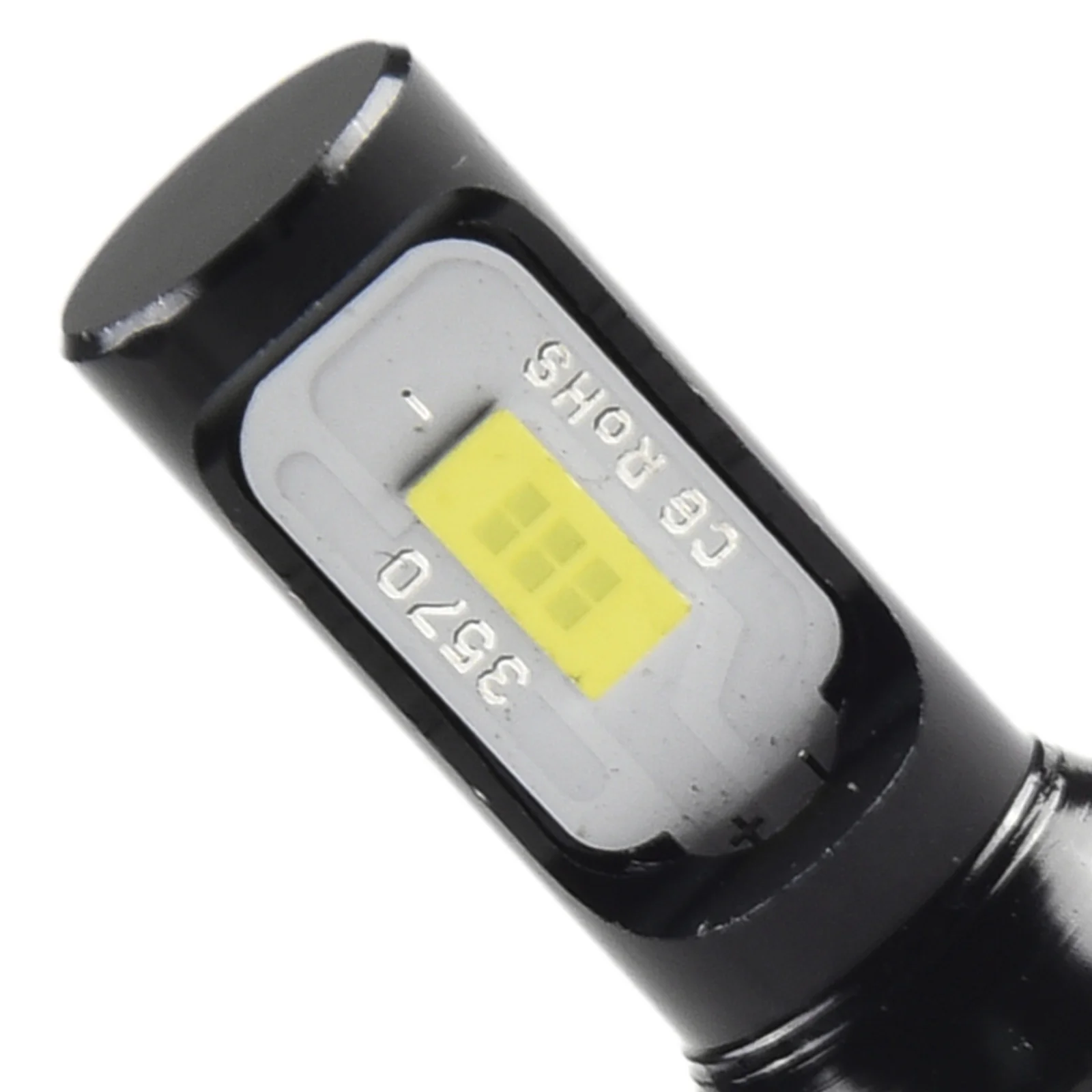 

Advanced Technology H7 LED Headlight Bulbs with Universal Fitment 80W Power and 6000K Color Temperature for Clear White Light