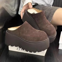 Mules compensées en daim pour femme, bout rond, semelle épaisse, doublure en coton, sabots chauds, mules décontractées à talon compensé, chaussures rehaussantes 3