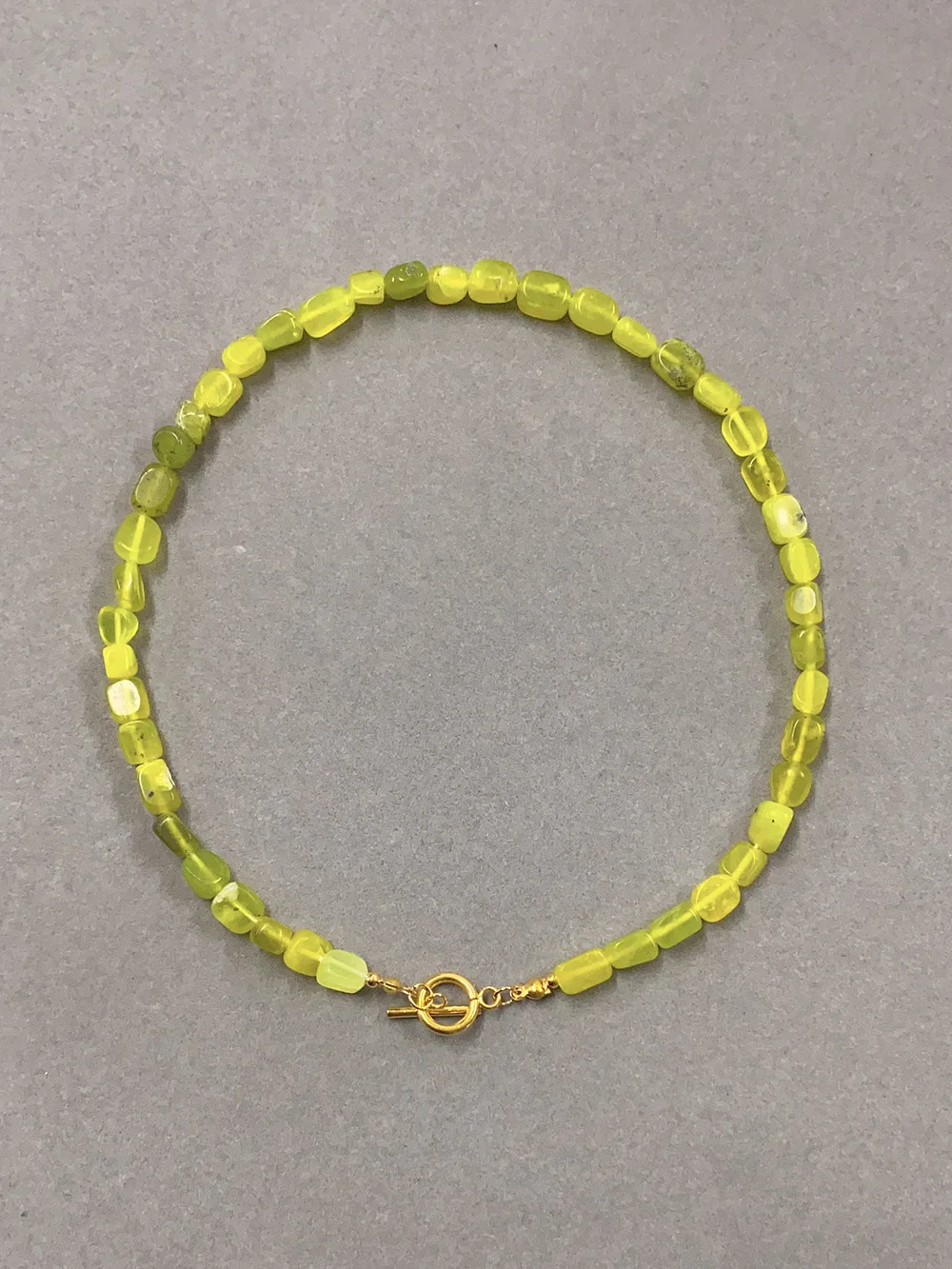 Ins Personalized Cow Fruit Green Natural Stone Irregular Necklace for Women Handmade Summer Choker Neckchain Vacation Style