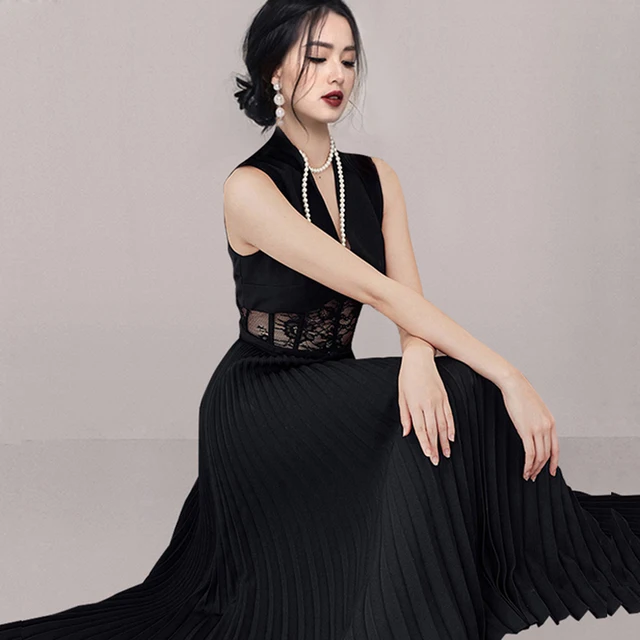 Runway-Inspired Elegance: The Runway Party Dress 2024