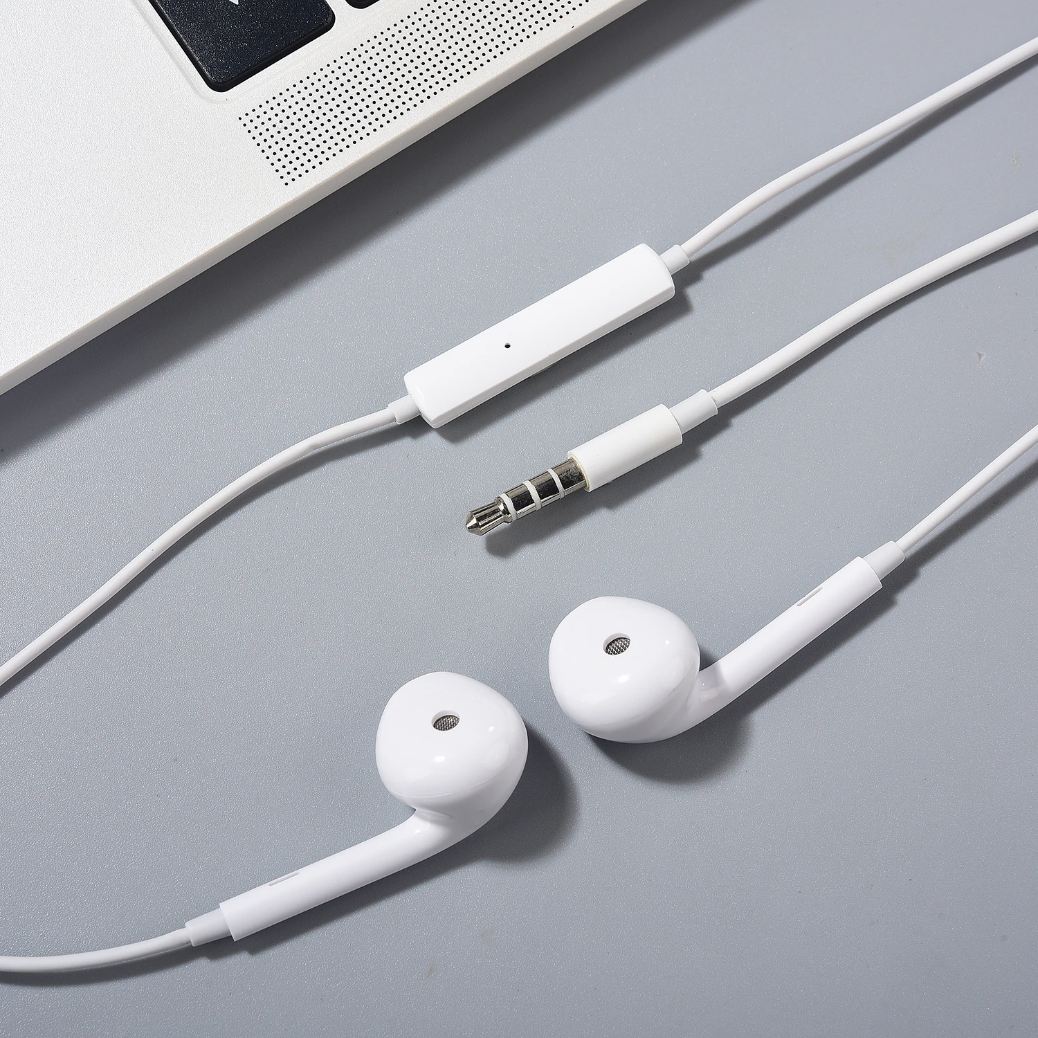 Original OPPO Plug Half-in Earphone In Wired Headsets Built