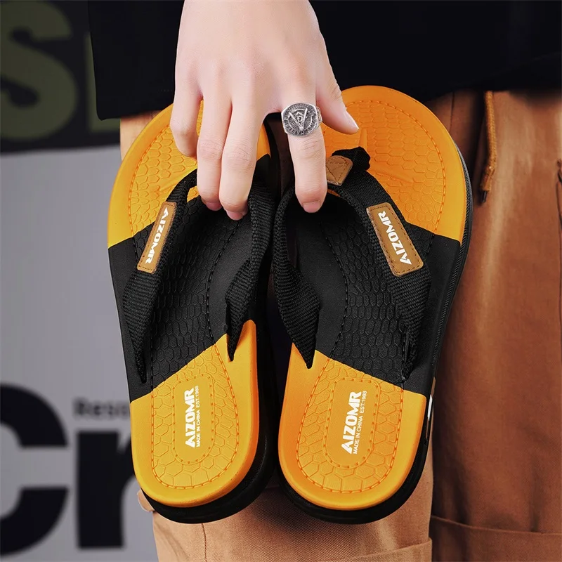 Men Slippers New Summer Non-slip Beach Men Sandals Fashion Trendy Colorful Casual Slides Shoes Outdoor Breathable Flip Flops