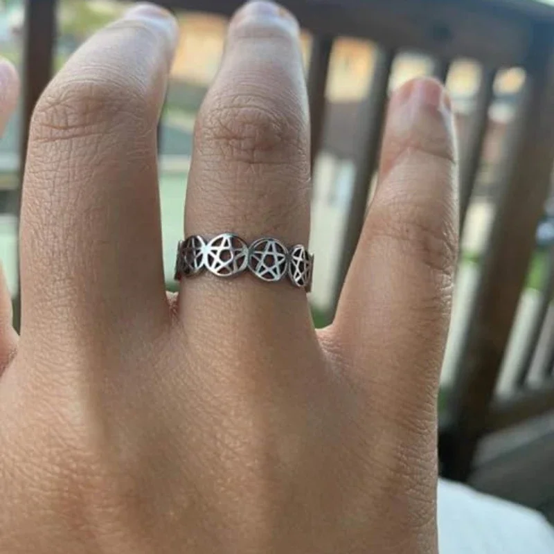 YILUOCD Stainless Steel Pentacle Ring Geometric Pentagram Ring for Women Wicca Protection Amulet Hollow Star Christmas Jewelry 4