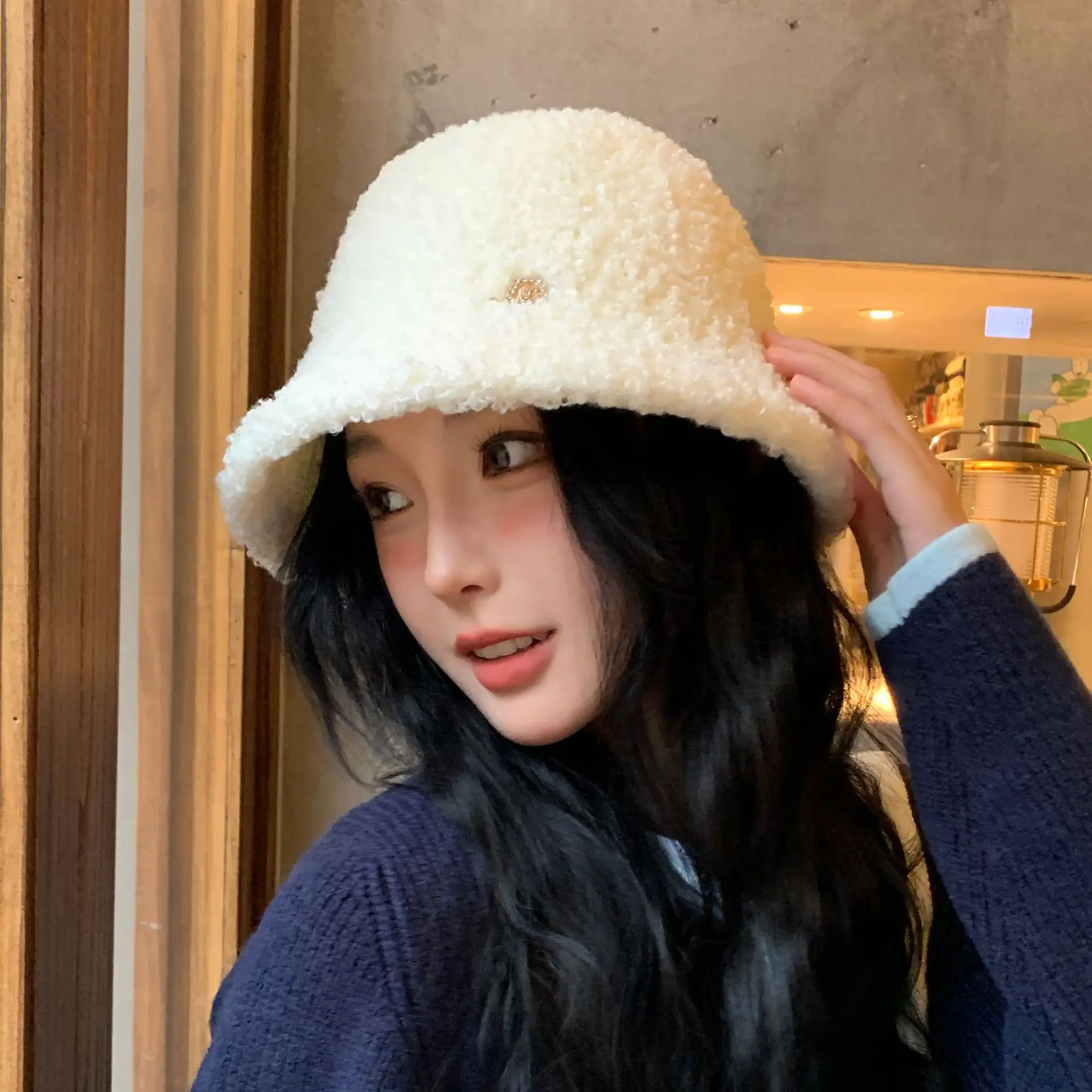 

Autumn and Winter New Solid Color Water Diamond Label Women's Plush Warm Water Bucket Hat Outdoor Face Show Small Japanese Simpl