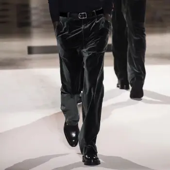 Abbigliamento da uomo Autunno e Inverno Pantaloni casual ispessiti foderati in pile allentati di lusso leggeri in velluto dorato di alta qualità 1