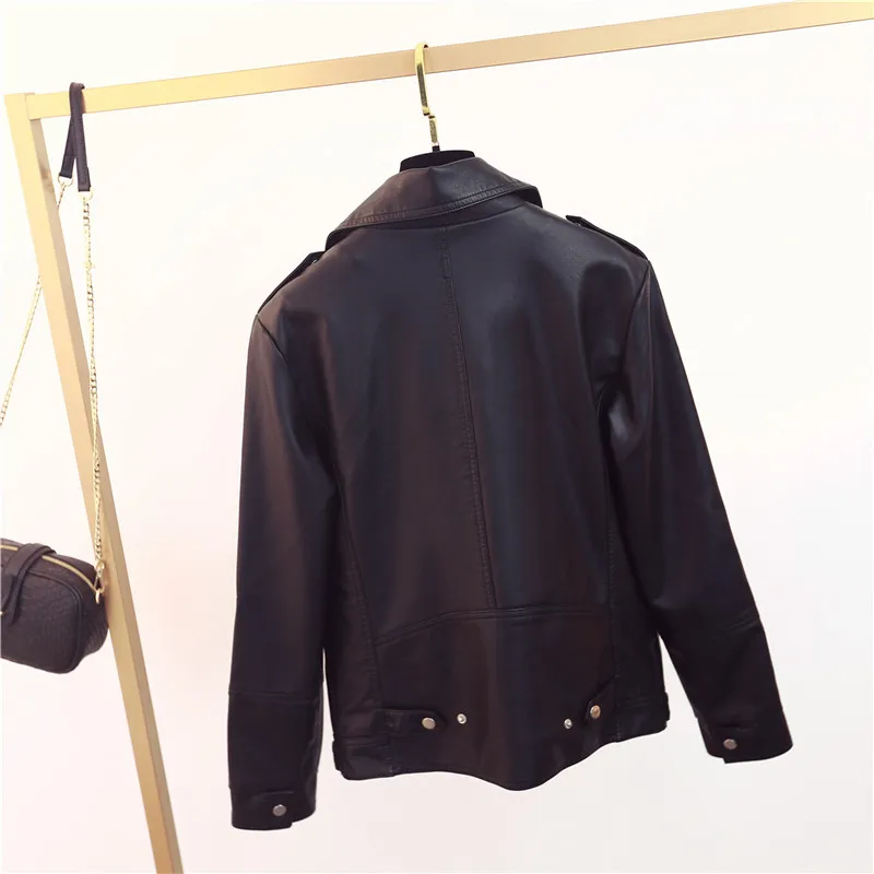 Рисунок 3 - Женская мотоциклетная куртка средней длины