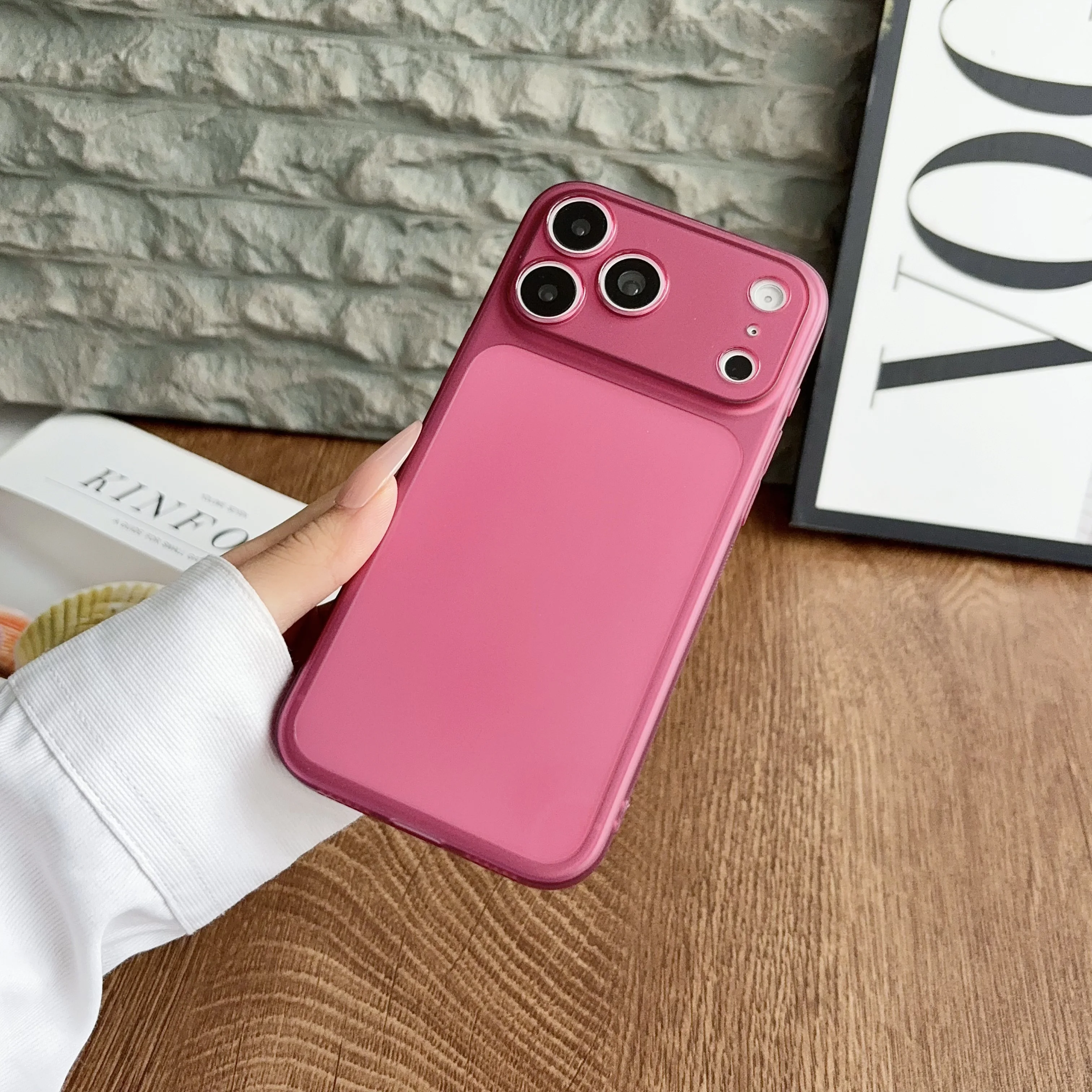 Luxury Ultra Thin Soft TPU Phone Case with Slim Matte Mirror Surface and Translucent Silicone Exterior