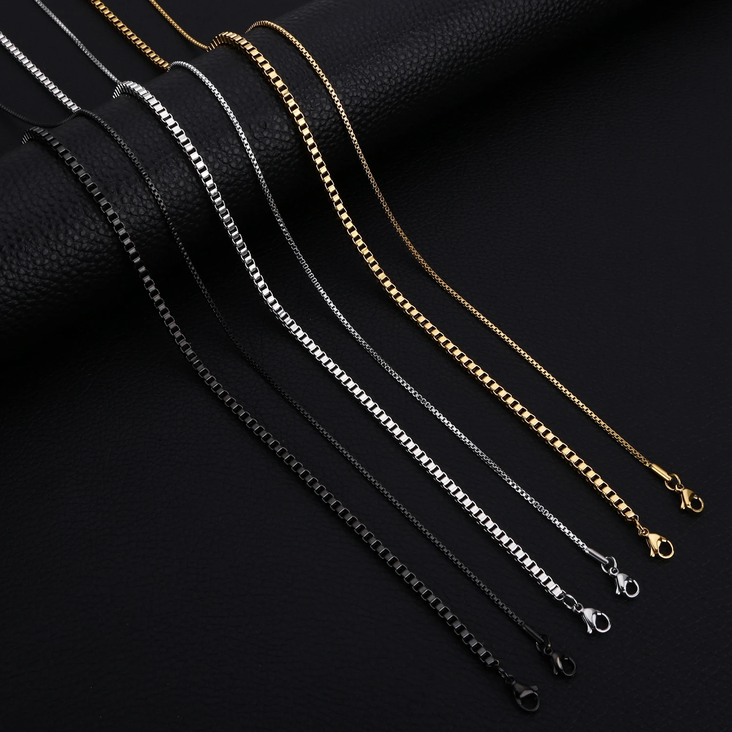 

HIYEE 1.5 To 3 MM Thick Stainless Steel Box Chain Necklaces For Men And Women Jewelry Link Chokers With 18 To 24 Inches